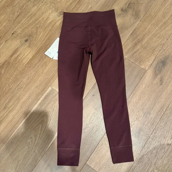 NWT Vuori Daily Legging in Ruby Size Small - Picture 6 of 6